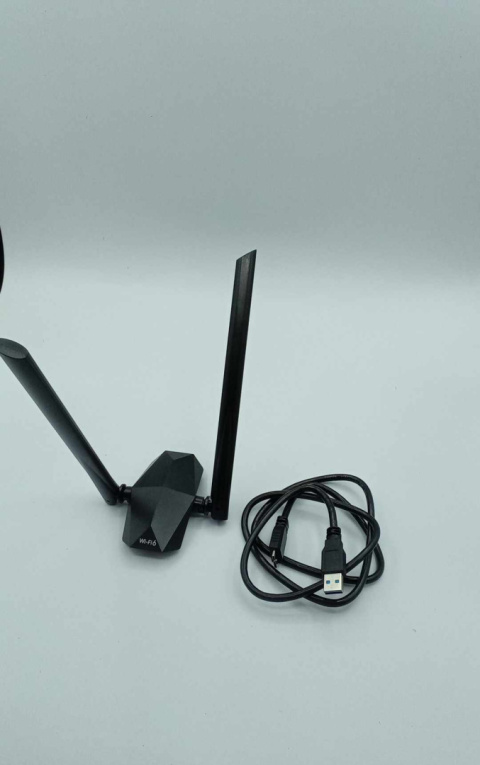 BrosTrend Adapter USB do PC WiFi 6 1800 Mbps 5dBi Dual-Band 5GHz/2.4GHz BrosTrend Adapter USB do PC WiFi 6 1800 Mbps 5dBi Dual-Band 5GHz/2.4GHz