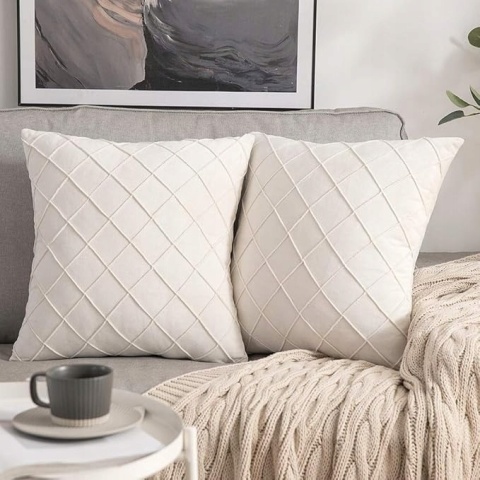 Aksamitne Poszewki na Poduszkę Dekoracyjne 45x45 cm Beżowe - Zestaw 2szt. Aksamitne Poszewki na Poduszkę Dekoracyjne 45x45 cm Beżowe - Zestaw 2szt.